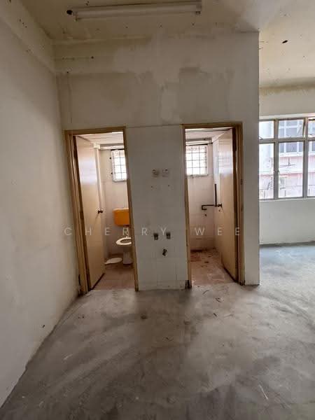 Shop for Rent in Taman Damai Mewah (Kajang) - Cherry Wee - Bathroom - PropertyGuru.com.my