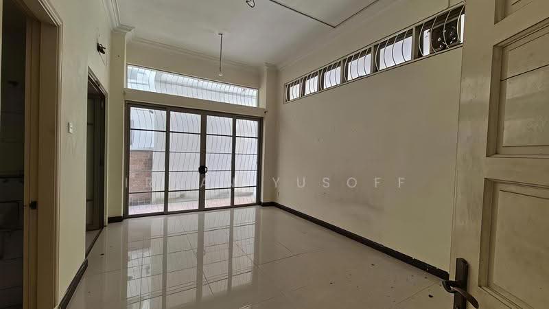 Rumah Berkembar untuk Dijual di Bukit Jelutong (Shah Alam) - Irwan Yusoff - PropertyGuru.com.my