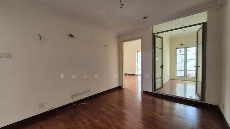 Rumah Berkembar untuk Dijual di Bukit Jelutong (Shah Alam) - Irwan Yusoff - PropertyGuru.com.my