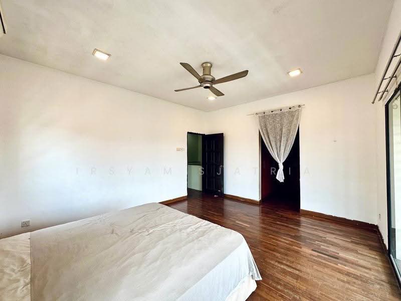 Rumah Berkembar untuk Disewa di Sungai Long (Bandar Sungai Long) - Irsyam Sjatria - Bedroom - PropertyGuru.com.my