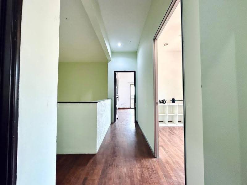 Rumah Berkembar untuk Disewa di Sungai Long (Bandar Sungai Long) - Irsyam Sjatria - Corridor - PropertyGuru.com.my