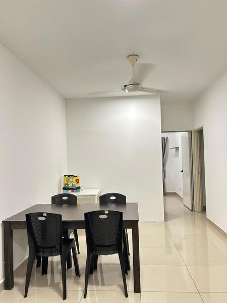 Kondominium untuk Dijual di Casa Residenza - Winnie Fam - Dining Room - PropertyGuru.com.my
