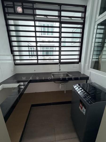 Condominium for Rent at Parkland Residence - Mario Seet - Kitchen - PropertyGuru.com.my