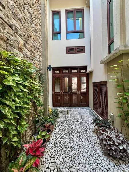 Rumah Berkembar untuk Dijual di Bukit Jelutong (Shah Alam) - Irwan Yusoff - PropertyGuru.com.my