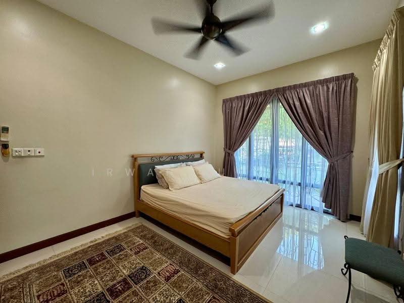 Rumah Berkembar untuk Dijual di Bukit Jelutong (Shah Alam) - Irwan Yusoff - PropertyGuru.com.my