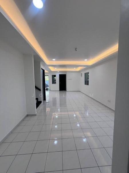 Rumah Teres 2-Tingkat untuk Dijual di Taman Putri Kulai (Kulai) - Jovel Lim - Living Room - PropertyGuru.com.my