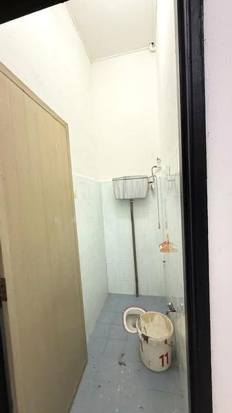 Rumah Teres 1-Tingkat untuk Dijual di Taman Johor Jaya (Johor Bahru) - Karl Lim - Bathroom - PropertyGuru.com.my
