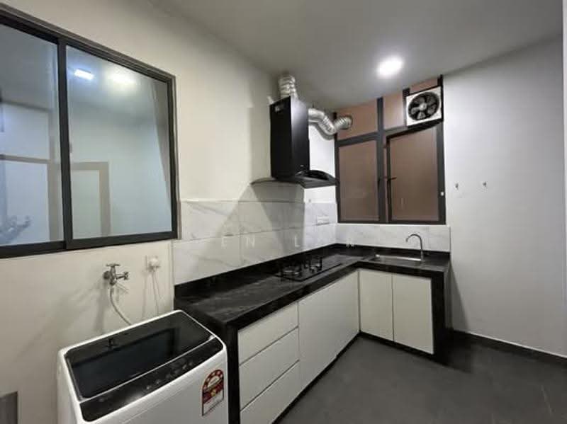 Kediaman Servis untuk Dijual di TRiGON Luxury Residences - Ben Lor - Kitchen - PropertyGuru.com.my