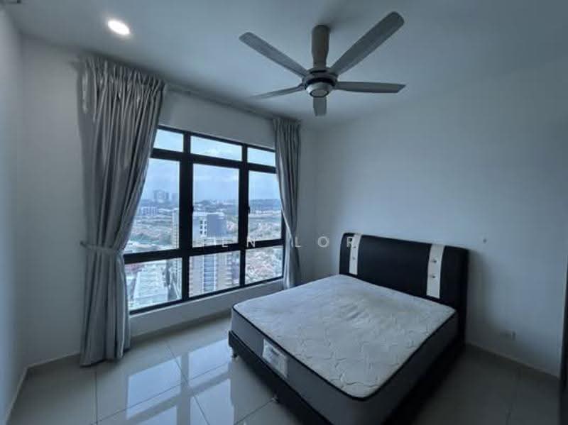 Kediaman Servis untuk Dijual di TRiGON Luxury Residences - Ben Lor - Bedroom - PropertyGuru.com.my