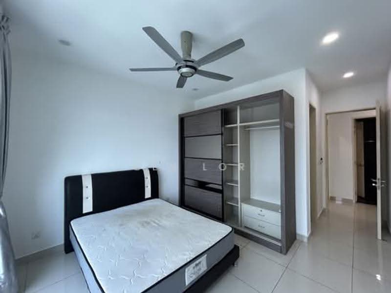 Kediaman Servis untuk Dijual di TRiGON Luxury Residences - Ben Lor - Bedroom - PropertyGuru.com.my