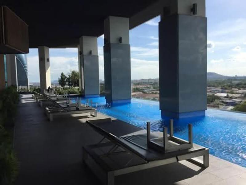 Kediaman Servis untuk Dijual di TRiGON Luxury Residences - Ben Lor - Pool - PropertyGuru.com.my