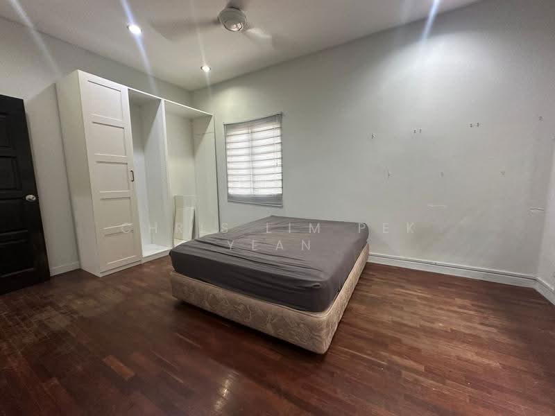 Rumah Berkembar untuk Dijual di Sungai Long (Bandar Sungai Long) - Chris Lim Pek Yean - Bedroom - PropertyGuru.com.my