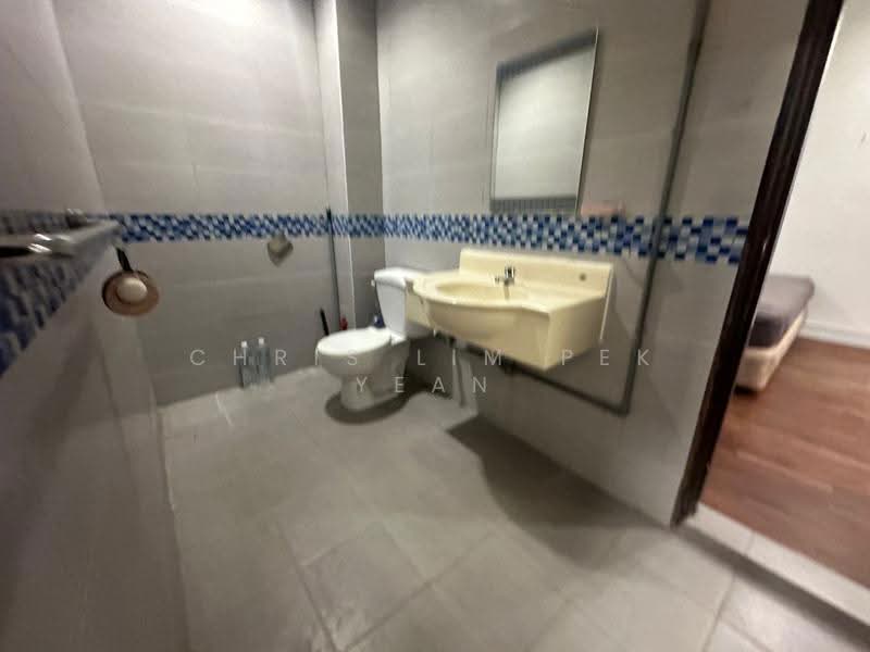 Rumah Berkembar untuk Dijual di Sungai Long (Bandar Sungai Long) - Chris Lim Pek Yean - Bathroom - PropertyGuru.com.my