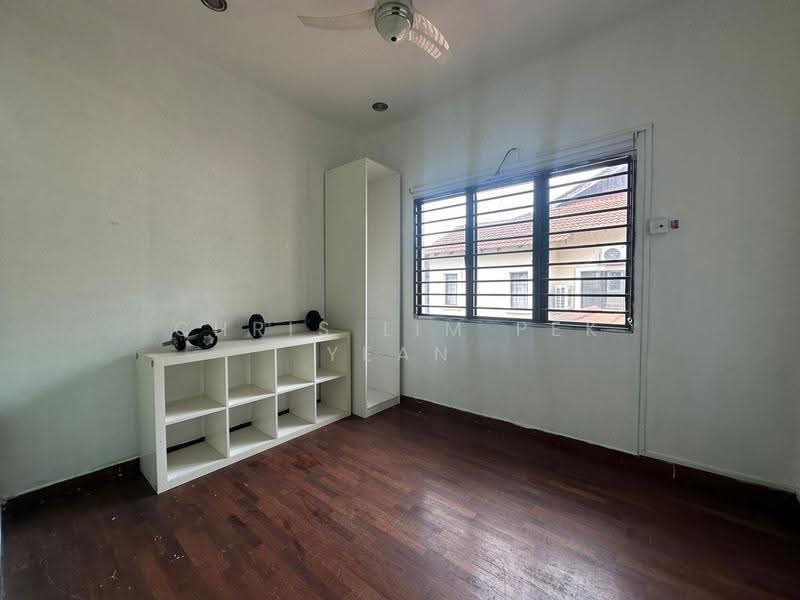 Rumah Berkembar untuk Dijual di Sungai Long (Bandar Sungai Long) - Chris Lim Pek Yean - Bedroom - PropertyGuru.com.my