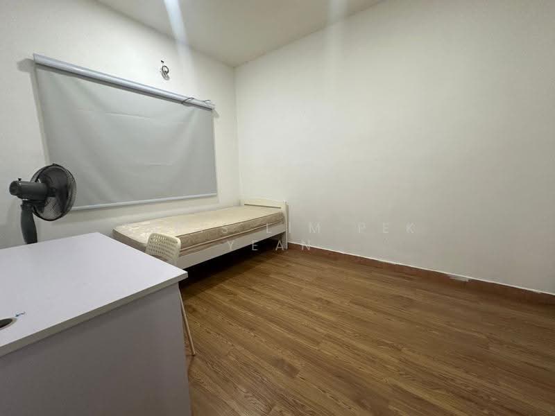 Rumah Berkembar untuk Dijual di Sungai Long (Bandar Sungai Long) - Chris Lim Pek Yean - Bedroom - PropertyGuru.com.my
