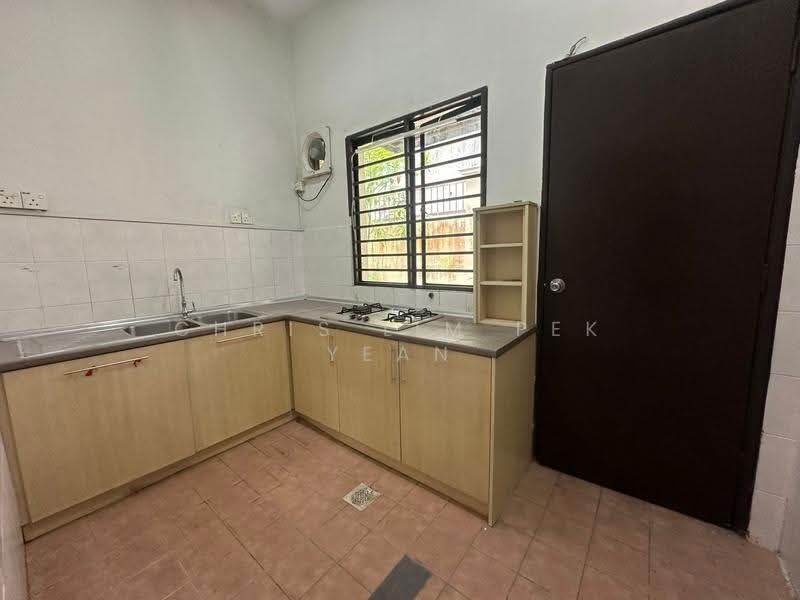 Rumah Berkembar untuk Dijual di Sungai Long (Bandar Sungai Long) - Chris Lim Pek Yean - Kitchen - PropertyGuru.com.my