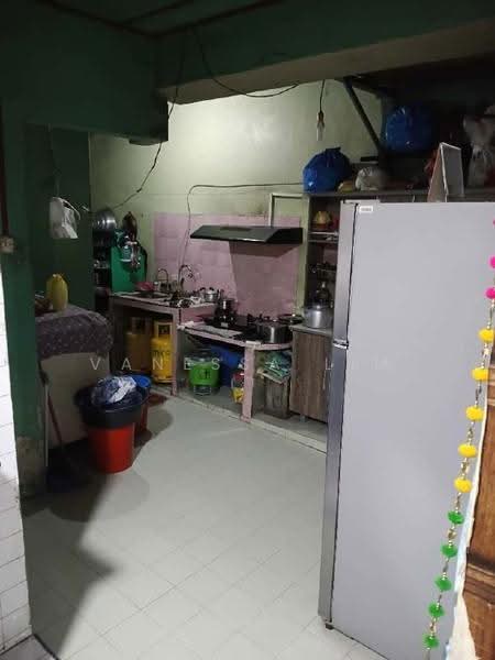 1-storey Terraced House for Sale in Taman Pasir Putih (Pasir Gudang) - Vanessa Lim - Kitchen - PropertyGuru.com.my