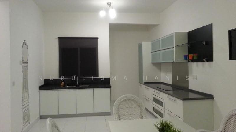Condominium for Sale at Elit Heights @ Bayan City - NURULISMA HANIS - Kitchen - PropertyGuru.com.my