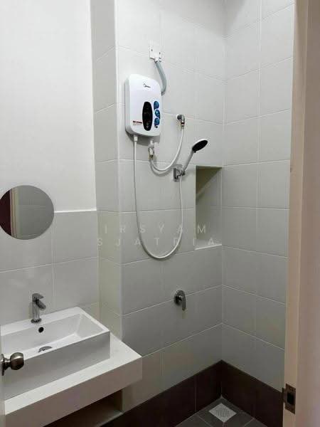 Terraced House for Rent in Semenyih (Selangor) - Irsyam Sjatria - Bathroom - PropertyGuru.com.my