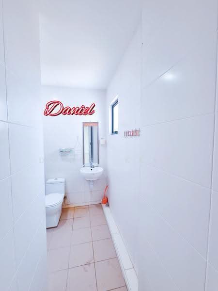 Kondominium untuk Dijual di Dutamas Residence - Daniel Kang - Bathroom - PropertyGuru.com.my