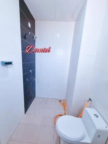 Kondominium untuk Dijual di Dutamas Residence - Daniel Kang - Bathroom - PropertyGuru.com.my