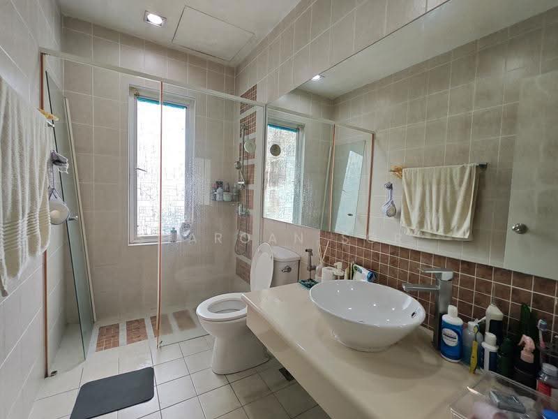 Townhouse for Sale in Sunway Damansara (Kota Damansara) - Sharoan Sor - Bathroom - PropertyGuru.com.my