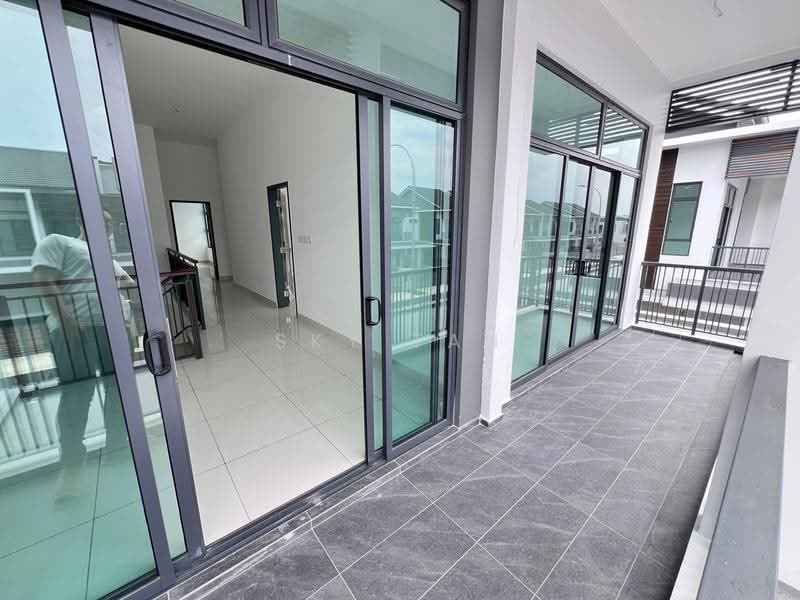 Rumah Kluster untuk Dijual di Taman Impian Emas (Skudai) - Sky Tan - Corridor - PropertyGuru.com.my