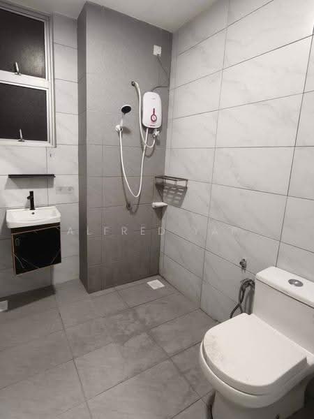 Kediaman Servis untuk Disewa di SKS Habitat - Alfred Yap - Bathroom - PropertyGuru.com.my
