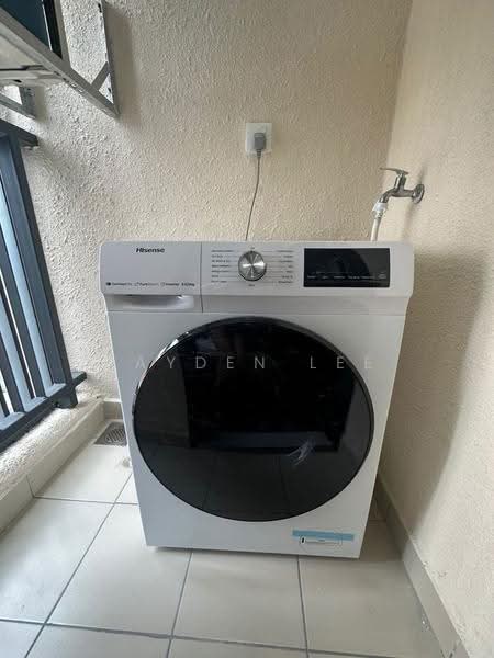 Kediaman Servis untuk Dijual di EDUSENTRAL - Jayden Lee - Balcony - PropertyGuru.com.my