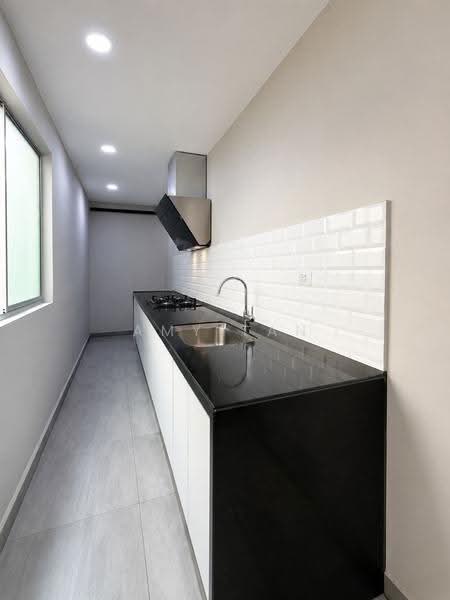 Rumah Teres 2.5-Tingkat untuk Disewa di Gelugor (Penang) - Amy Tan - Kitchen - PropertyGuru.com.my