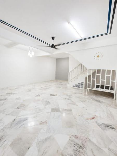 2-storey Terraced House for Sale in Taman Universiti (Bangi) - Mis Saha - Living Room - PropertyGuru.com.my