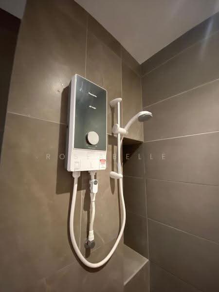 Service Residence for Sale at Mossaz @ Empire City - Roseabelle Low - Bathroom - PropertyGuru.com.my