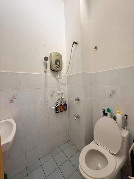 Rumah Teres 2-Tingkat untuk Dijual di Taman Setia Indah (Tebrau) - Ask Hon - Bathroom - PropertyGuru.com.my