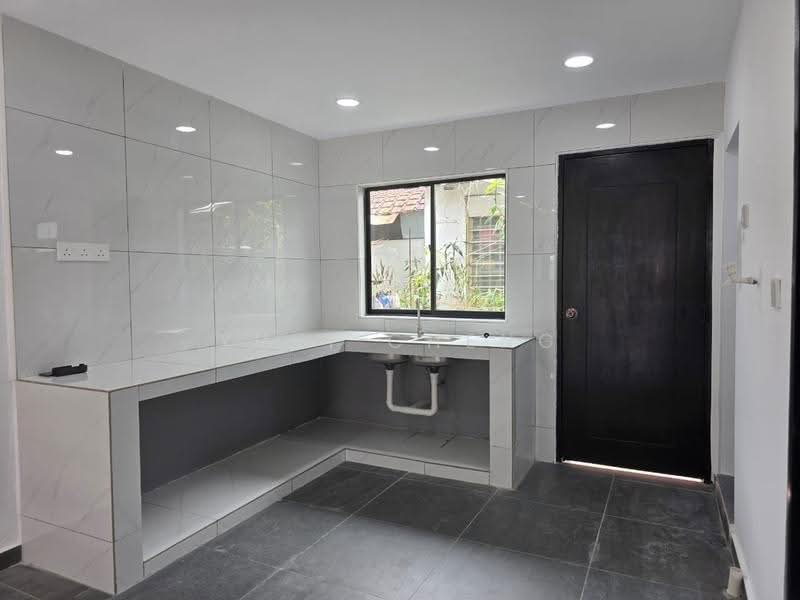 Rumah Teres 1-Tingkat untuk Dijual di Taman Universiti (Skudai) - Yuki Cheng - Kitchen - PropertyGuru.com.my
