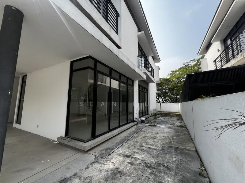 Rumah Berkembar untuk Dijual di Dengkil (Selangor) - George Lim - Exterior - PropertyGuru.com.my