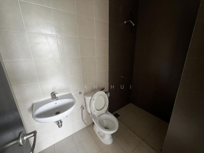 Rumah Berkembar untuk Dijual di Dengkil (Selangor) - George Lim - Bathroom - PropertyGuru.com.my