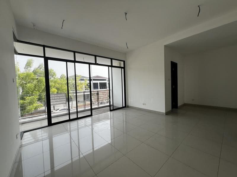 Rumah Berkembar untuk Dijual di Dengkil (Selangor) - George Lim - Living Room - PropertyGuru.com.my