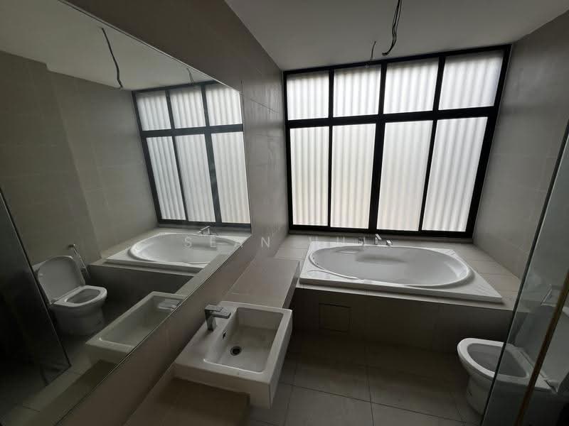 Rumah Berkembar untuk Dijual di Dengkil (Selangor) - George Lim - Bathroom - PropertyGuru.com.my