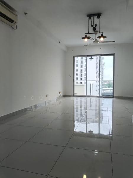 Pangsapuri untuk Dijual di Austin Suites (Permata Austin) - Foo Jun Tao - Living Room - PropertyGuru.com.my