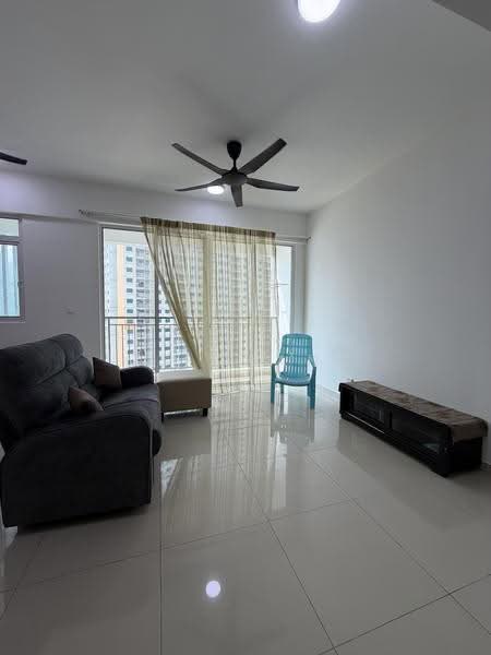Kondominium untuk Disewa di Havana Beach Residences - Ms Chang - Living Room - PropertyGuru.com.my