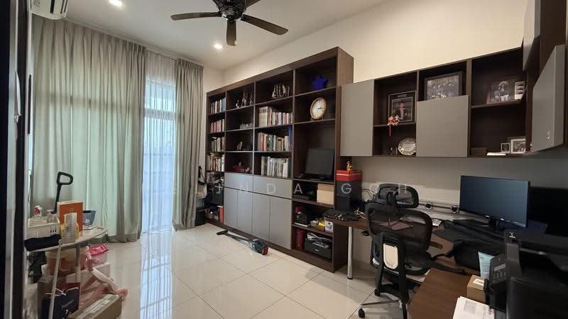 Rumah Teres 3-Tingkat untuk Dijual di Jade Hills (Kajang) - Melinda Goh - Study - PropertyGuru.com.my