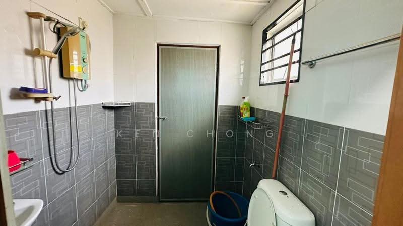Rumah Teres 2-Tingkat untuk Dijual di Rawang Perdana (Rawang) - Ken Chong - Bathroom - PropertyGuru.com.my