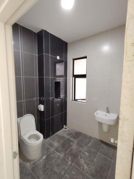 Semi-Detached House for Sale in Taman Pulai Hijauan (Skudai) - Jovel Lim - Bathroom - PropertyGuru.com.my