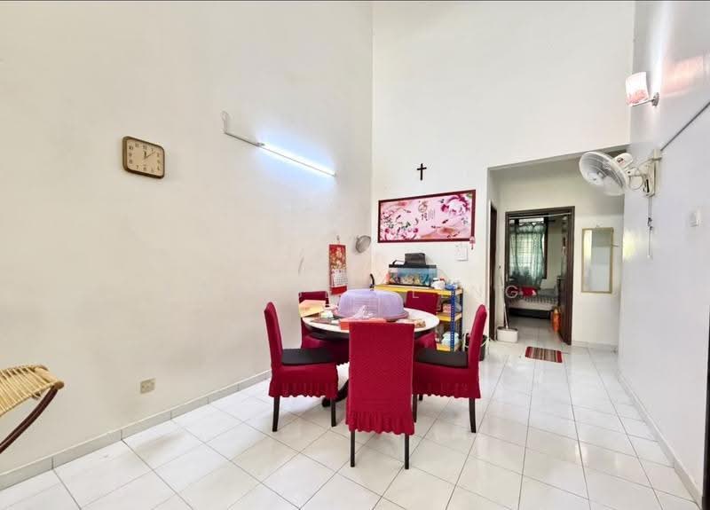 1-storey Terraced House for Sale in Taman Daya (Johor Bahru) - Ewe Bee Leng - Dining Room - PropertyGuru.com.my