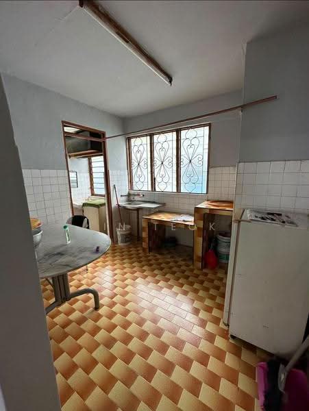 Rumah Flat untuk Dijual di Flat Taman Ungku Tun Aminah - Jin Teok - Kitchen - PropertyGuru.com.my