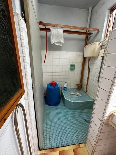 Rumah Flat untuk Dijual di Flat Taman Ungku Tun Aminah - Jin Teok - Bathroom - PropertyGuru.com.my