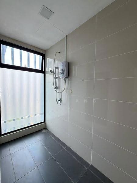Service Residence for Rent at Southkey Mosaic - Vinz Ang - Bathroom - PropertyGuru.com.my