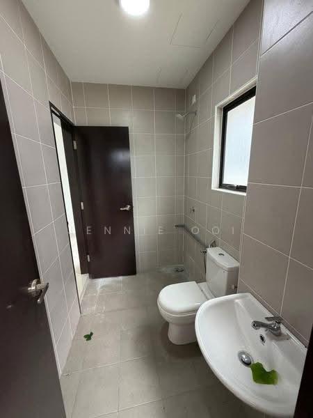 Rumah Teres 2-Tingkat untuk Dijual di Iskandar Puteri (Nusajaya) (Johor) - Jennie Ooi - Bathroom - PropertyGuru.com.my