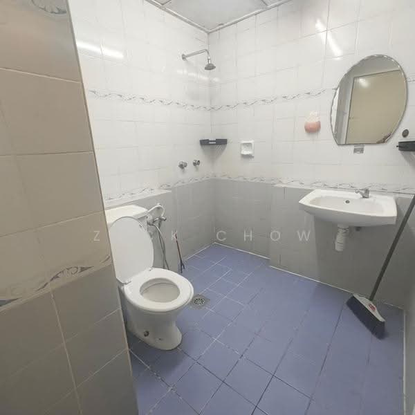 Apartment for Sale at Larkin Utama (Menara Metro Larkin) - Zack Chow - Bathroom - PropertyGuru.com.my