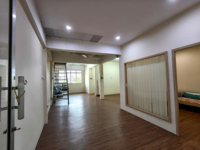 Shop for Sale in Taman Ungku Tun Aminah (Skudai) - Jin Teok - Interior - PropertyGuru.com.my